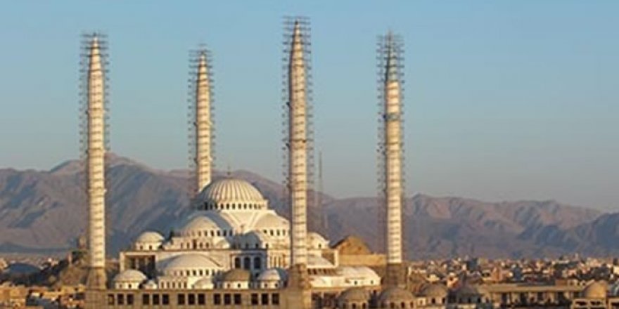 Mezhepçiler İran'ın En Büyük Sünni Camisini Yıkma Peşinde