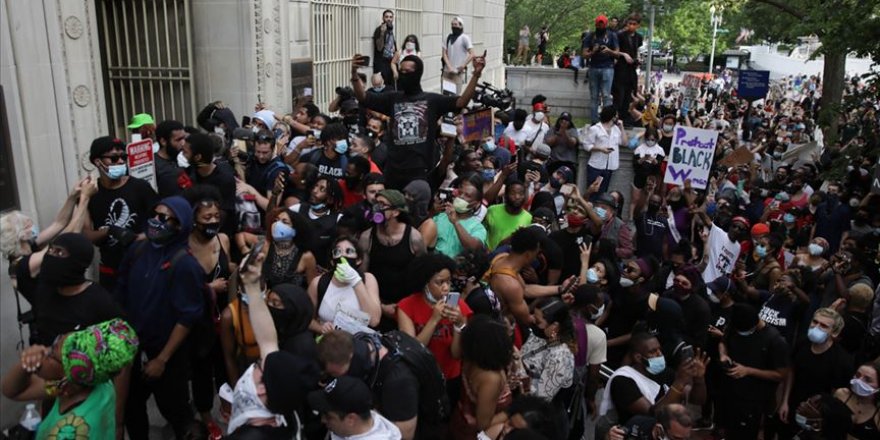 Siyahi Amerikalı Floyd'un Öldürülmesine Yönelik Protestolar 4. Gününde