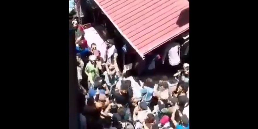 Suveyda’da Meydanları Dolduran Halk Esed Rejimini Protesto Etti