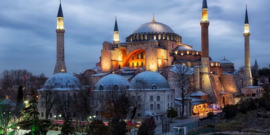 Ayasofya’da Ezanı Susturup Namazı Engelleyen Kimdi?