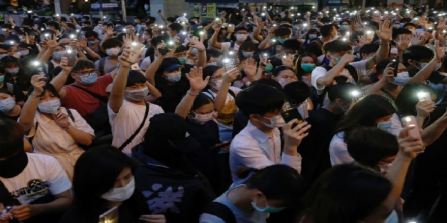 Hong Kong'da Göstericiler, Suçluların İadesi Tasarısının Yıl Dönümünde Sokaklarda