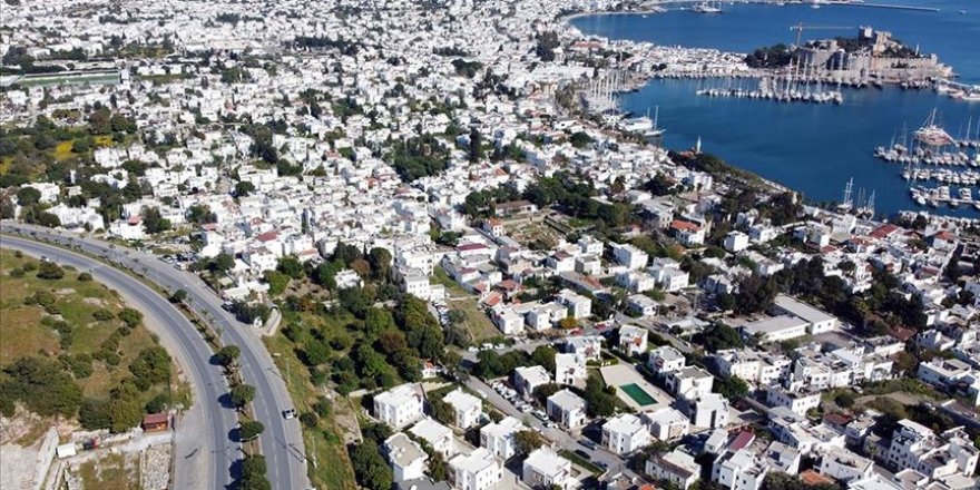 “Bodrum'a Son 10 Günde 500 Bin Aracın Geldiği Bilgisi Gerçeği Yansıtmamaktadır”
