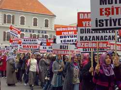 İzmirli Müslümanlar, Danıştay Diktasına Karşı Yürüdü!