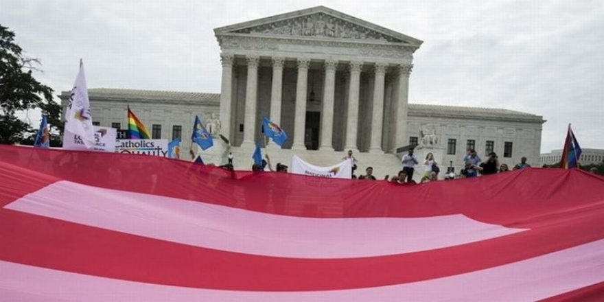 ABD Yüksek Mahkemesi’nden Trump’a Eşcinsel Sapkınlık Darbesi