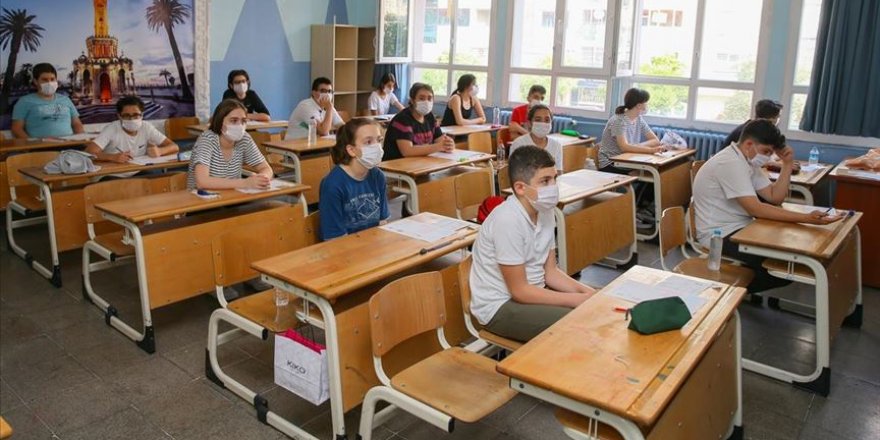 LGS Sıkı Koronavirüs Önlemleri Alınarak Başladı