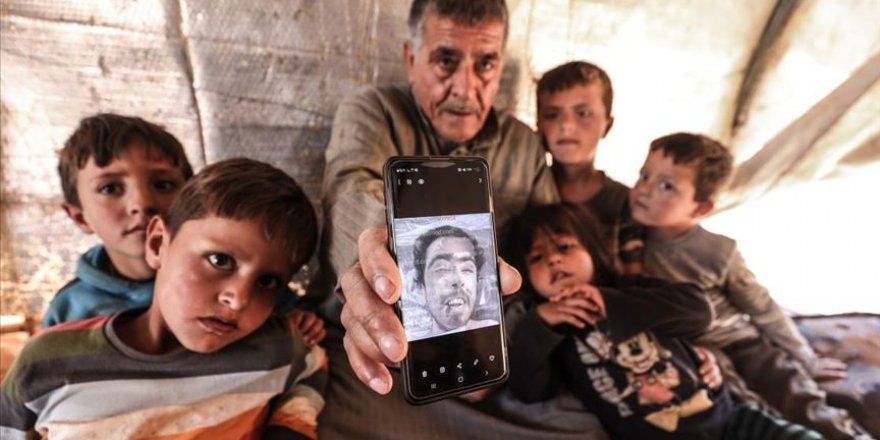 Suriyeli Baba, Oğlunun İşkenceyle Öldüğünü Fotoğraflardan Öğrendi
