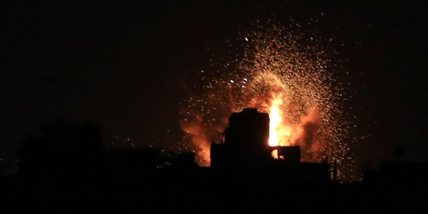 Siyonist İsrail'den Gazze'ye Hava Saldırısı