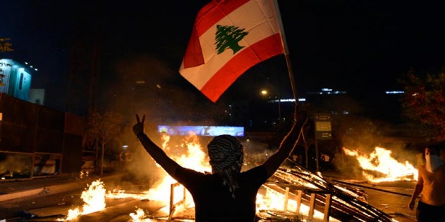 Lübnan'da Ekonomik Kriz Protestoları Sürüyor