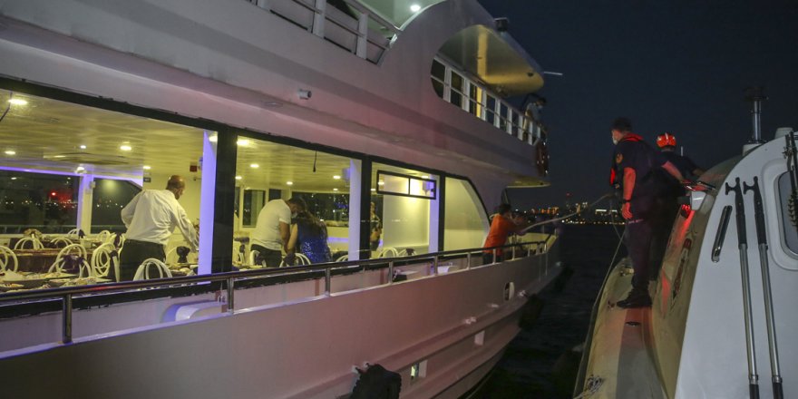 İstanbul Boğazı'ndaki Teknelerde Korona Denetimi