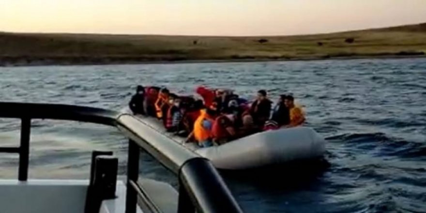 Türkiye Kara Sularına Geri İtilen 24 Sığınmacı Kurtarıldı