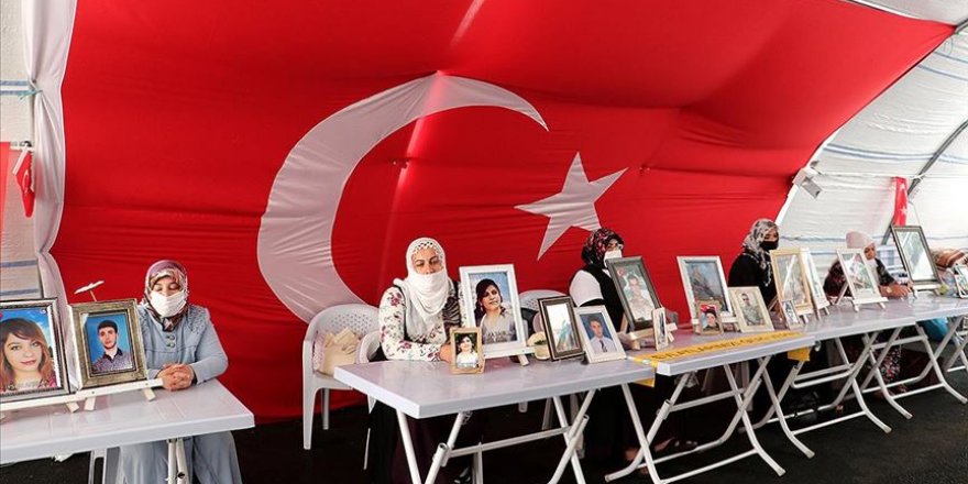 'Diyarbakır Aileleri' Bir Evlada Daha Kavuşacak Olmanın Sevincini Yaşıyor