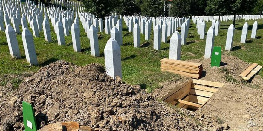 Srebrenitsa Soykırımı Kurbanlarının Cenazeleri Potoçari'ye Ulaştı