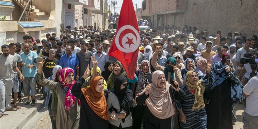Tunus'un Libya Sınırında Bir Gencin Öldürülmesine Yönelik Tepkiler Sürüyor