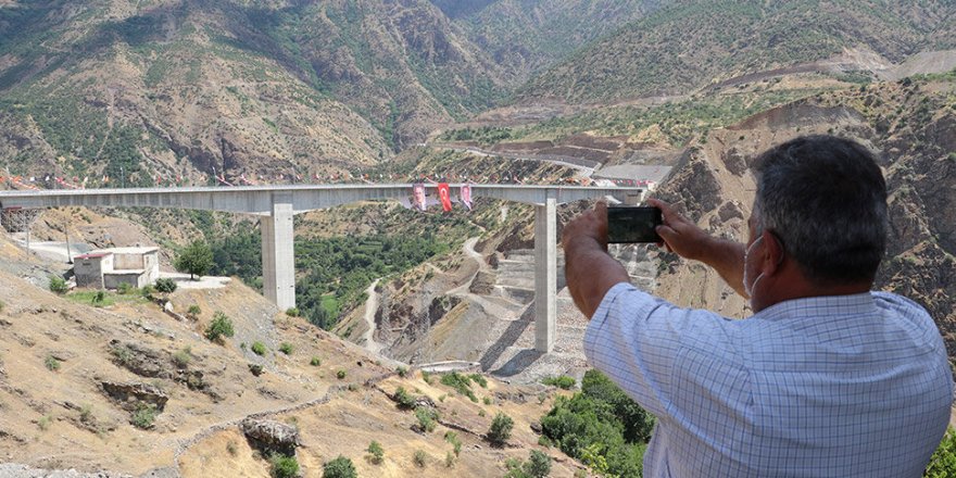 Türkiye'nin En Yüksek Köprüsü Olan Botan Çayı Beğendik Köprüsü Açıldı
