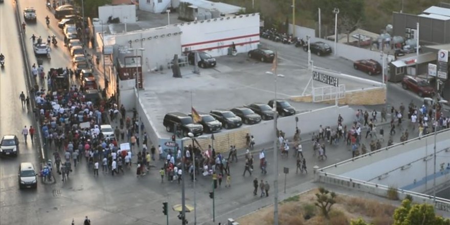 Lübnan'da Ekonomik Kriz Protesto Edildi