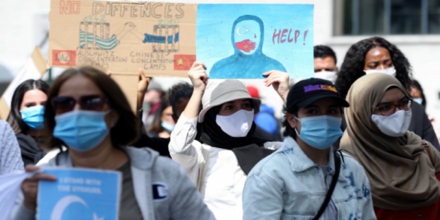 Belçika'da Uygur Türkleri, Çin'i protesto etti