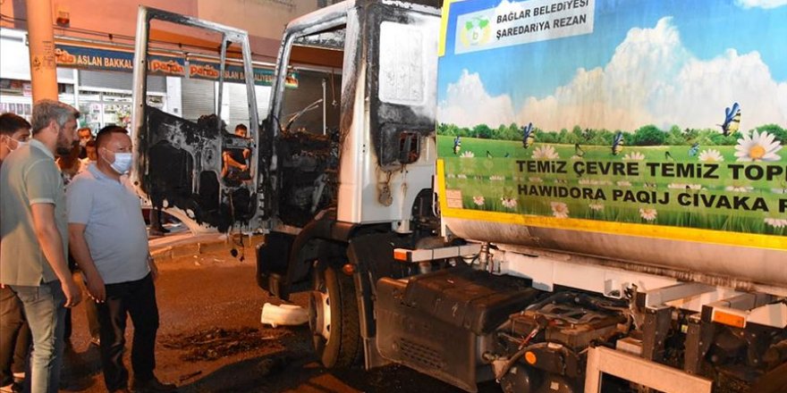 Diyarbakır'da temizlik aracı yüzü maskeli kişilerce yakıldı