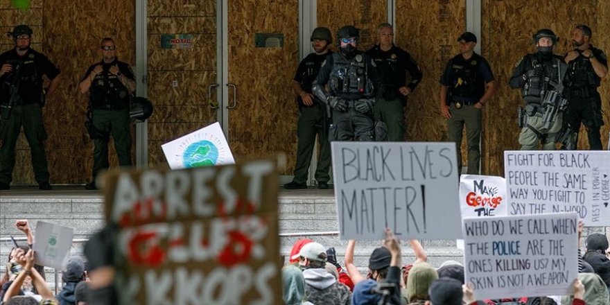 ABD'nin Portland kentinde polis ırkçılık karşıtı protestoları 'yasa dışı' ilan etti