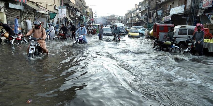 Pakistan’da sel: 24 ölü