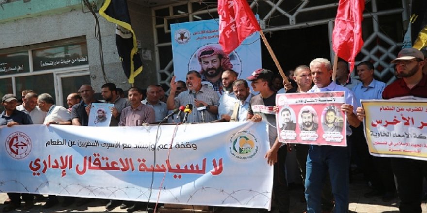 İsrail zindanlarındaki Filistinliler için destek gösterisi