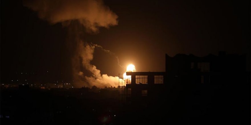 Siyonist İsrail Gazze'de Hamas'a ait bazı noktaları vurdu