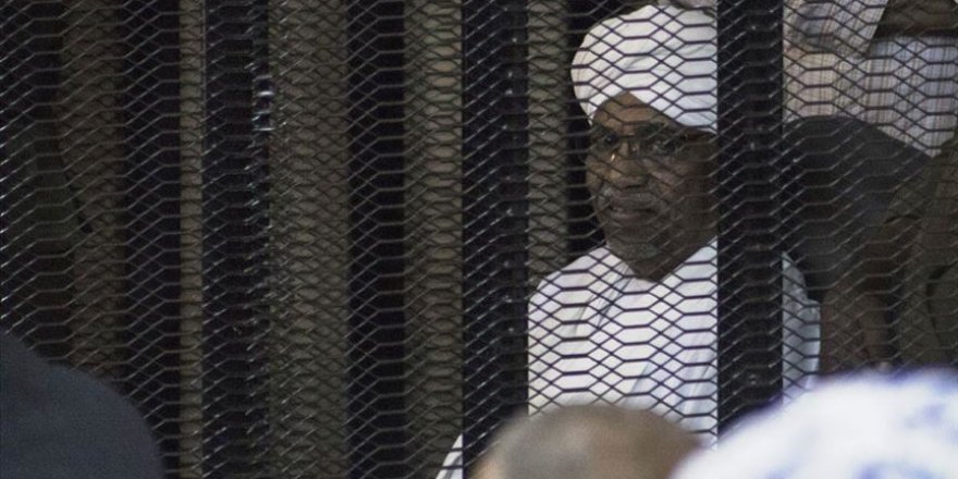 Ömer el-Beşir'in yargılandığı '1989 darbesi' davası 15 Eylül'e ertelendi