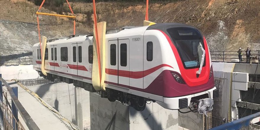 Gayrettepe-İstanbul Havalimanı Metrosu'nda ilk tren raylara indi