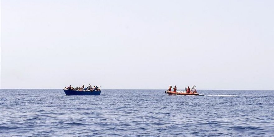 Akdeniz'de göçmenleri taşıyan lastik botun batması sonucu 24 kişi hayatını kaybetti