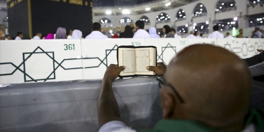Suudi Arabistan umre ziyaretlerini kademeli olarak başlatmaya hazırlanıyor