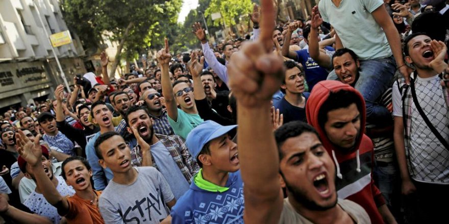 Kaybedecek bir şeyi kalmamış Mısır halkının haklı isyanı