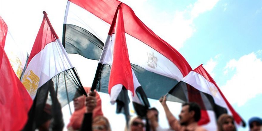 Sisi yargısı, Mursi'nin oğlu dahil 6 muhalif avukatı barodan ihraç etti