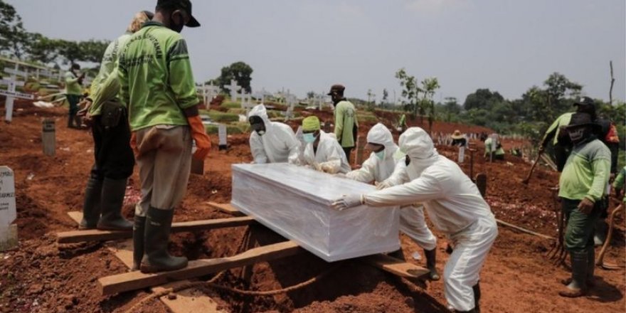 Dünya genelinde Kovid-19 ölümleri bir milyonu aştı