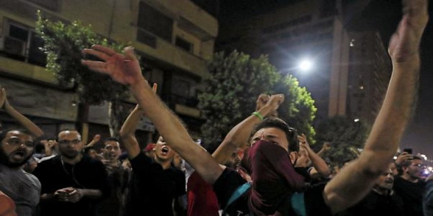 Sisi karşıtı gösterilerde bir haftada yüzlerce kişi gözaltına alındı