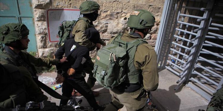 Siyonistler biri gazeteci 37 Filistinliyi gözaltına aldı