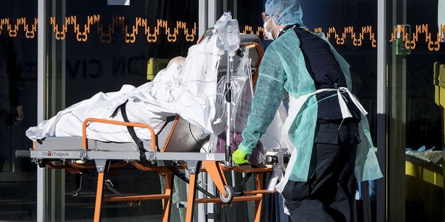 Fransa'da Kovid-19 günlük vaka sayısında 18 bin 746 artışla bir rekor daha kırıldı