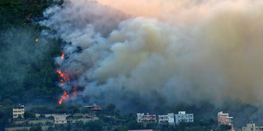Hatay'da çıkan orman yangını 3 ilçeye yayıldı