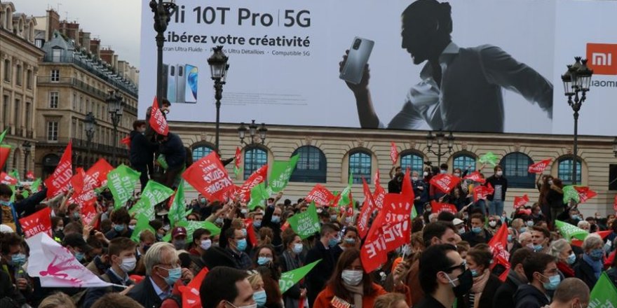 Fransa’da 'nesli bozmaya yönelik' biyoetik yasa tasarısı protesto edildi