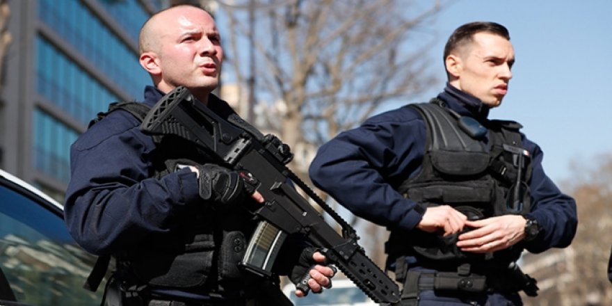 Fransız polisinden Müslüman sivil toplum kuruluşuna baskın
