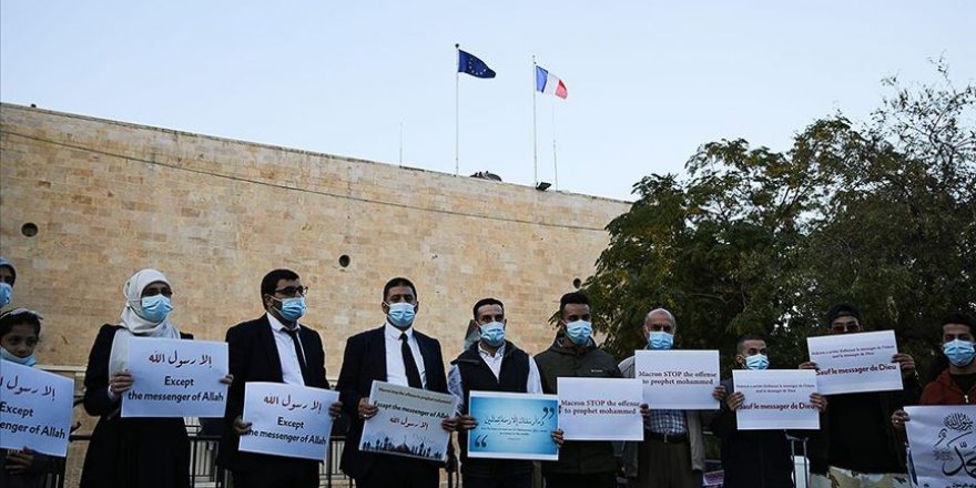 Kudüs'te Fransa ve Macron'un İslam karşıtlığı protesto edildi