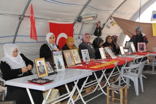 Diyarbakır anneleri çocuklarına kavuşmak istiyor