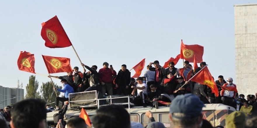 Kırgızistan'da anayasa değişikliği taslağı protesto edildi