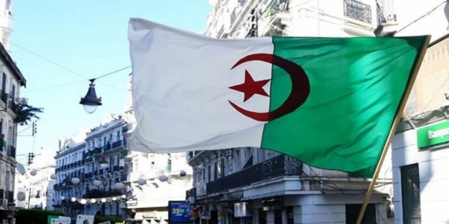 Cezayir'de erken seçim için parlamento feshedildi