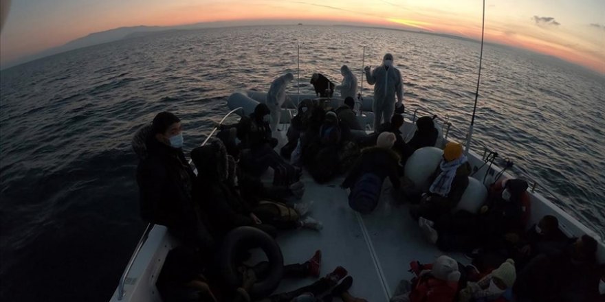 Ege'de Türkiye kara sularına geri itilen 44 sığınmacı kurtarıldı