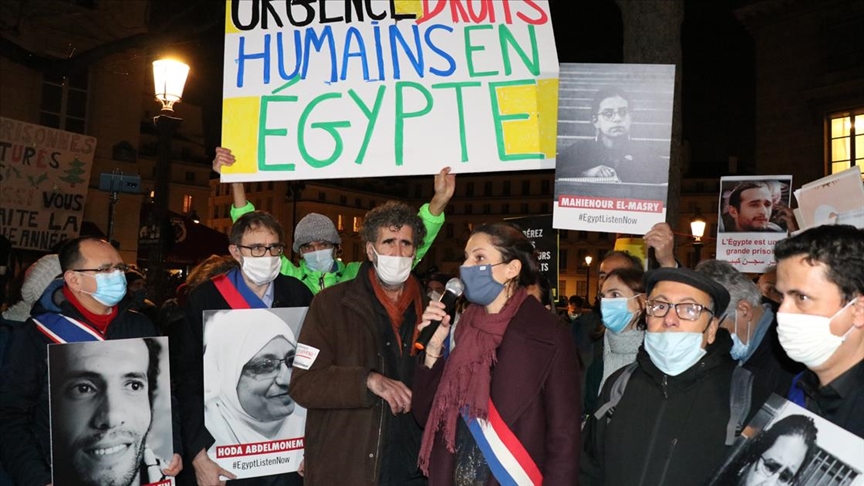 Paris'te Sisi'nin kırmızı halılarla karşılanması protesto edildi