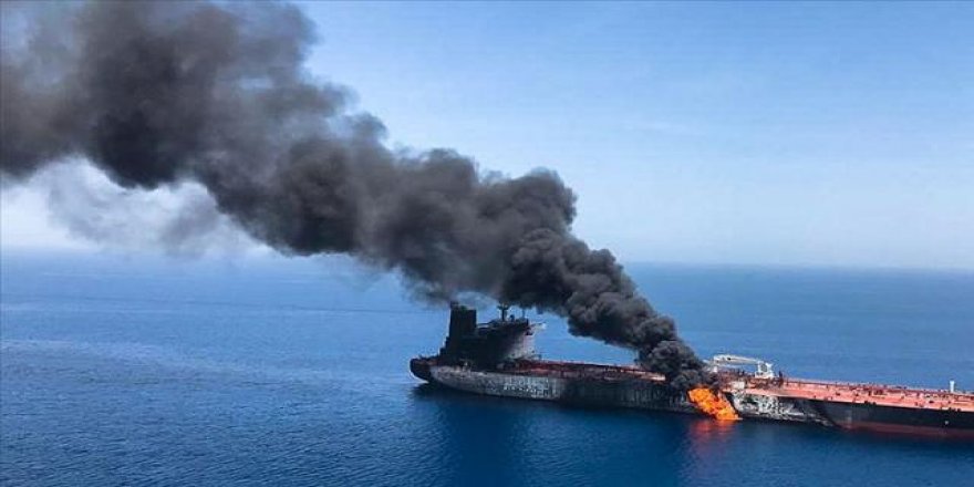 Suudi Arabistan'ın Cidde limanındaki bir petrol tankerinde patlama