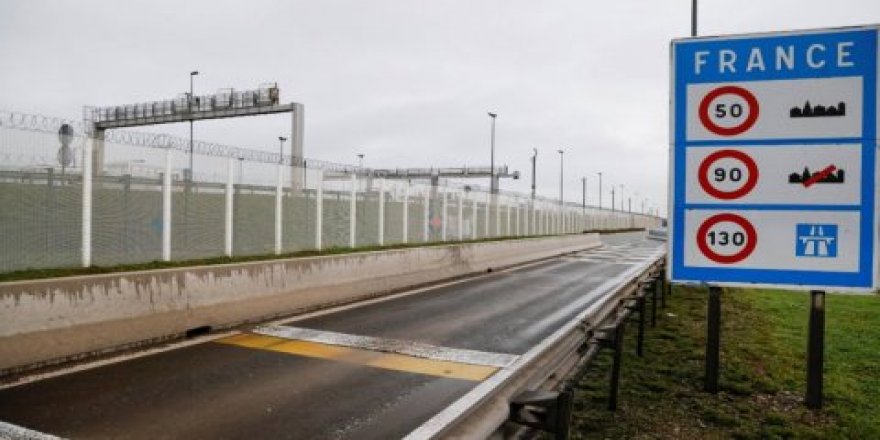 Fransa, İngiltere'ye uyguladığı seyahat yasağını kaldırdı