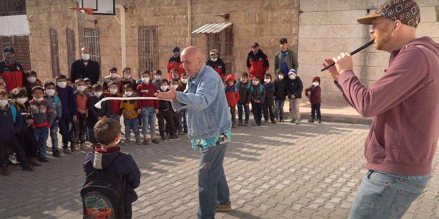 Türkiyeli Youtube fenomeni Suriye’deki çocukların bir günlük yaşamını aktardı