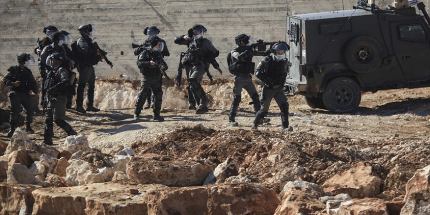 Siyonist İsrail güçleri Batı Şeria'da 16 Filistinliyi yaraladı