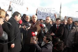 İşçiler, İkna Odalarına Alınıyor