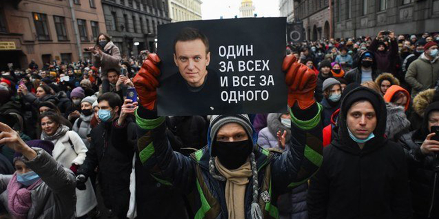 Putin, zehir ve ortaya çıkan yaralar: Navalny’nin Rusya’ya dönüşü